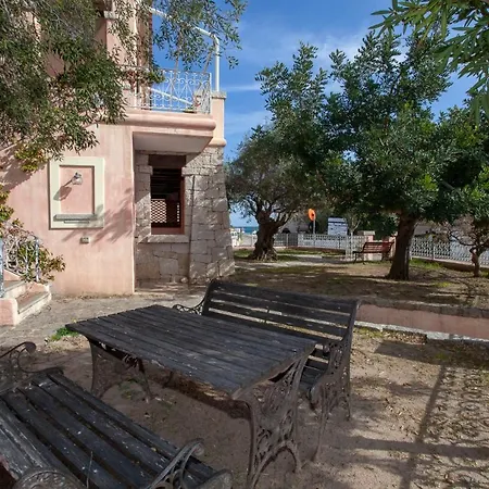 Villino Il Vecchio Faro Holiday home